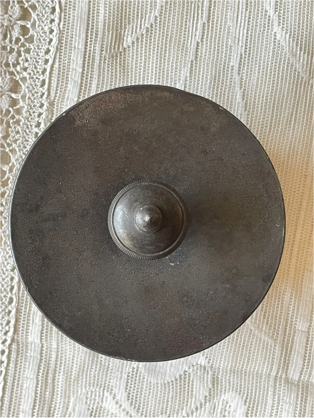 Antique Meriden Britannia Co. Pewter / Britannia Metal Lidded Box - Pattern 82